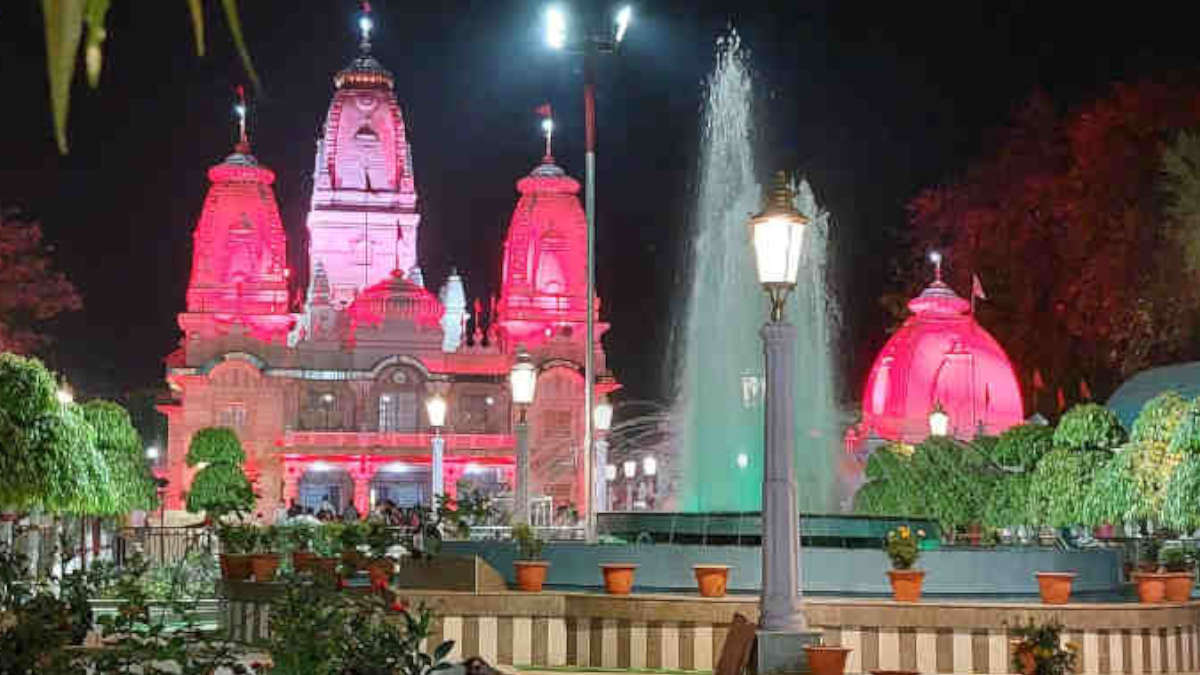 GORAKHNATH TEMPLE GORAKHPUR HISTORY : गोरखनाथ मंदिर गोरखपुर का इतिहास यहाँ जाने